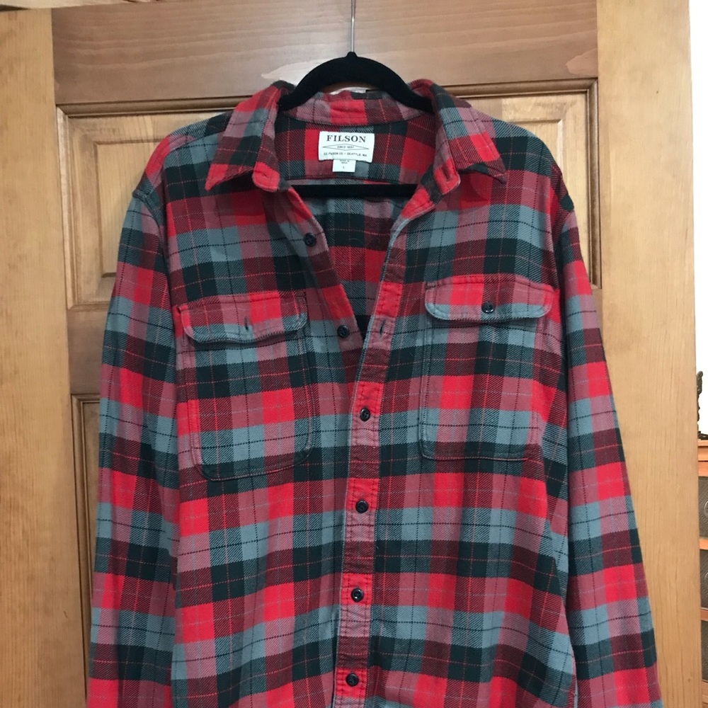 Filson Men’s Flannel size large. Smoke free home.